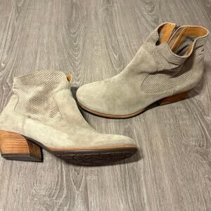 Kork-Ease Suede Ankle Booties Women’s 11 Block Heel Zip Taupe